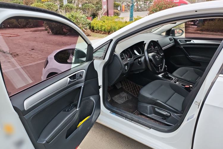 Used Volkswagen Golf 2018 230TSI Automatic Comfort Model Driver Seat