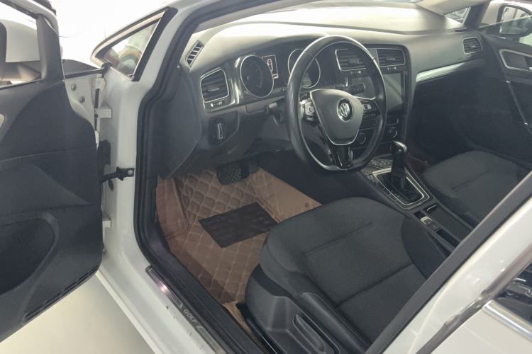 Used Volkswagen Golf 2018 1.6L Automatic Comfort Model Driver Seat