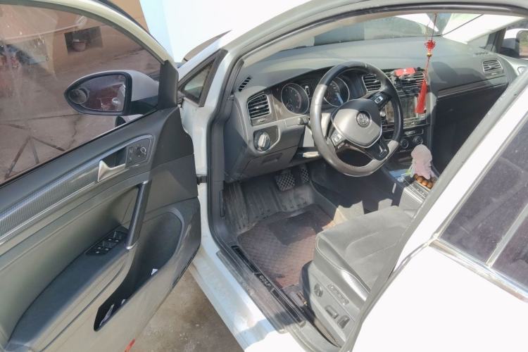 Used Volkswagen Golf 2018 230TSI Automatic Luxury Version Driver Seat