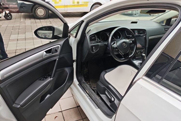 Used Volkswagen Golf 2018 1.6L Automatic Comfort Model Driver Seat