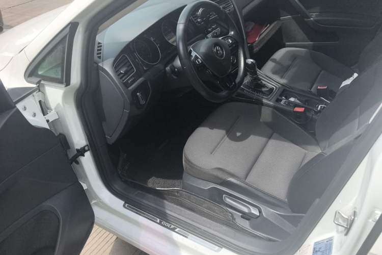 Used Volkswagen Golf 2018 1.6L Automatic Comfort Model Driver Seat