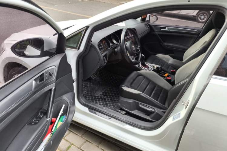 Used Volkswagen Golf 2018 280TSI Automatic R-Line Model Driver Seat