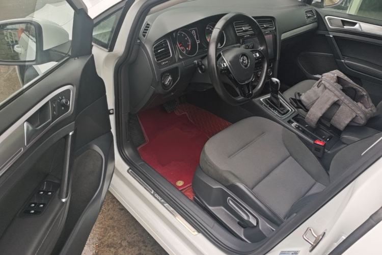 Used Volkswagen Golf 2018 1.6L Automatic Comfort Model Driver Seat
