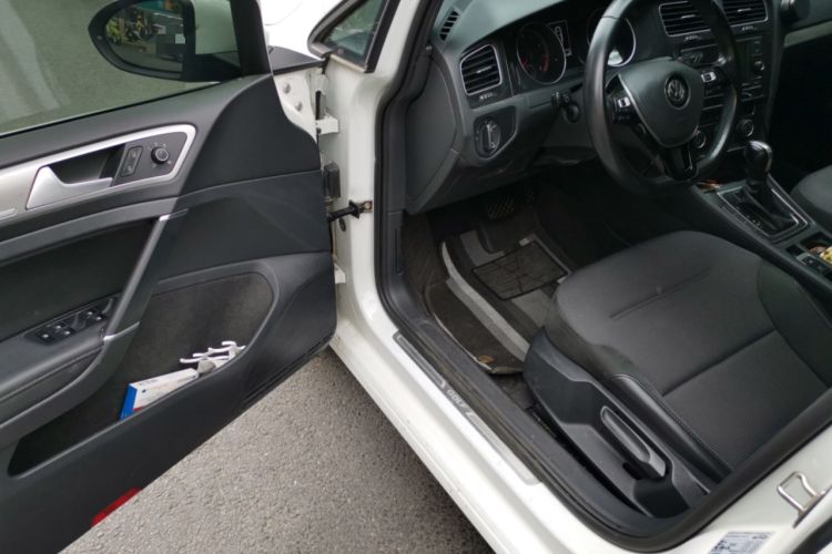 Used Volkswagen Golf 2018 1.6L Automatic Comfort Model Driver Seat