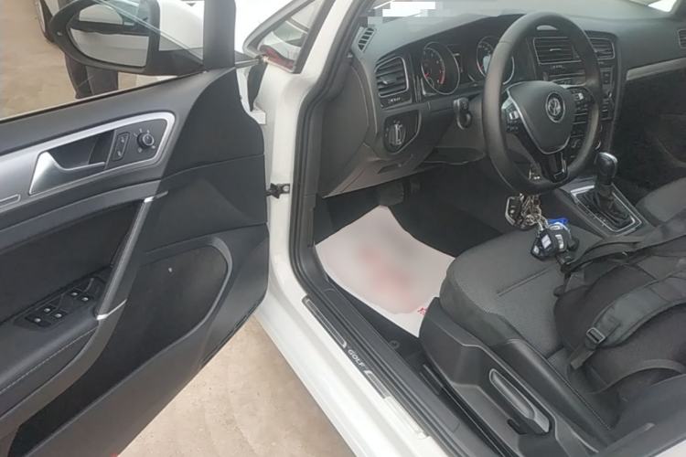 Used Volkswagen Golf 2018 230TSI Automatic Comfort Model Driver Seat