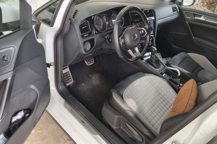 Used Volkswagen Golf 2018 280TSI Automatic R-Line Model Driver Seat