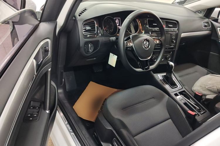 Used Volkswagen Golf 2018 1.6L Automatic Comfort Model Driver Seat