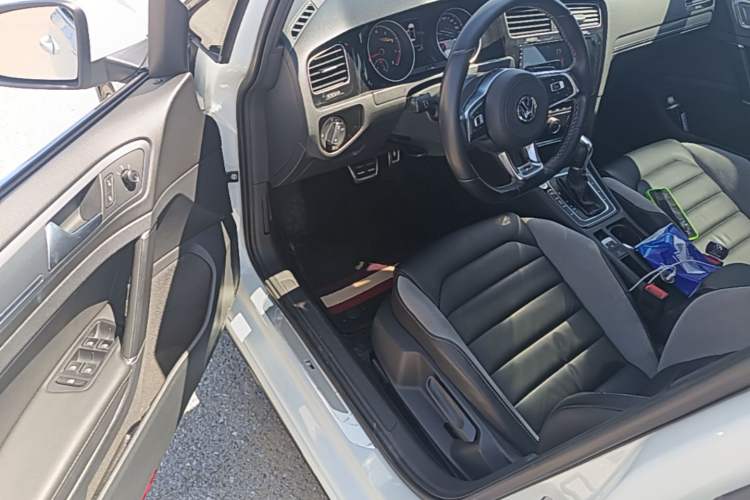 Used Volkswagen Golf 2018 280TSI Automatic R-Line Model Driver Seat