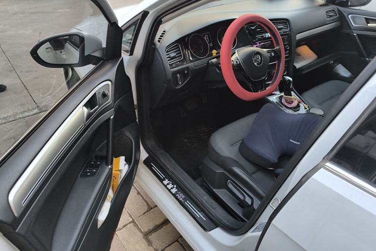 Used Volkswagen Golf 2018 1.6L Automatic Comfort Model Driver Seat