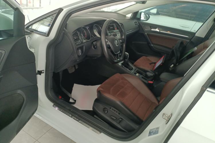Used Volkswagen Golf 2018 230TSI Automatic Luxury Version Driver Seat
