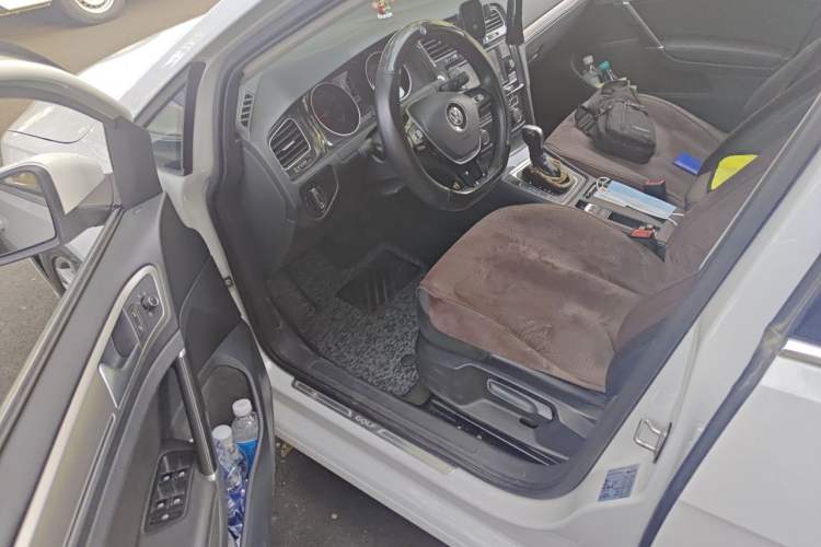 Used Volkswagen Golf 2018 230TSI Automatic Comfort Model Driver Seat