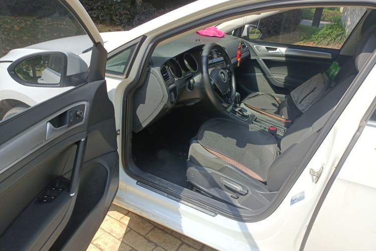 Used Volkswagen Golf 2018 1.6L Automatic Comfort Model Driver Seat