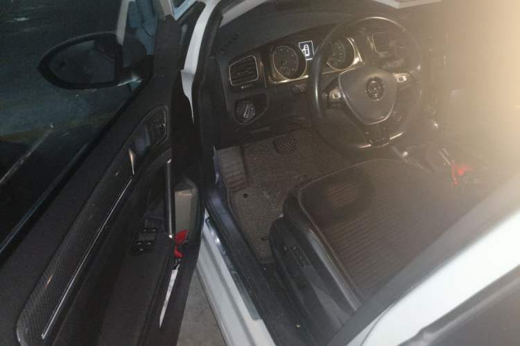 Used Volkswagen Golf 2018 230TSI Automatic Luxury Version Driver Seat