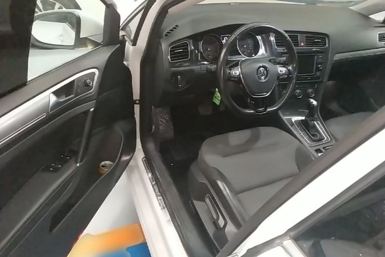 Used Volkswagen Golf 2018 230TSI Automatic Comfort Model Driver Seat
