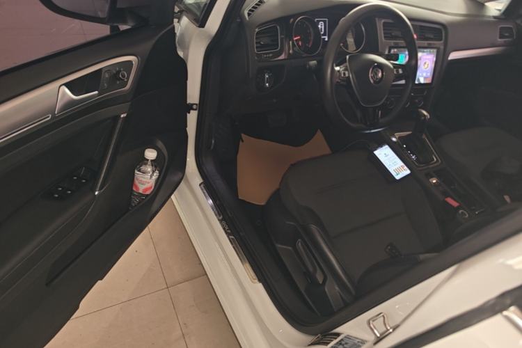 Used Volkswagen Golf 2018 230TSI Automatic Comfort Model Driver Seat
