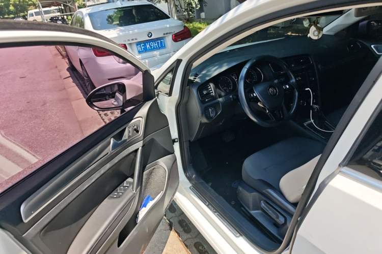 Used Volkswagen Golf 2018 1.6L Automatic Comfort Model Driver Seat