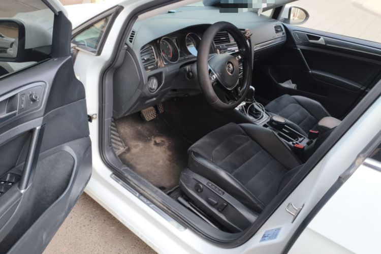 Used Volkswagen Golf 2018 230TSI Automatic Luxury Version Driver Seat