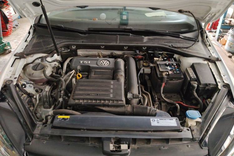 Used Volkswagen Golf 2018 230TSI Automatic Comfort Model Engine Bay