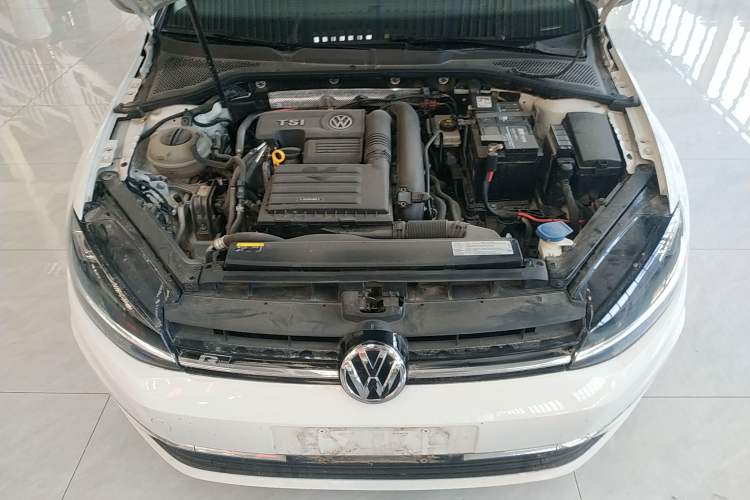Used Volkswagen Golf 2018 230TSI Automatic Luxury Version Engine Bay