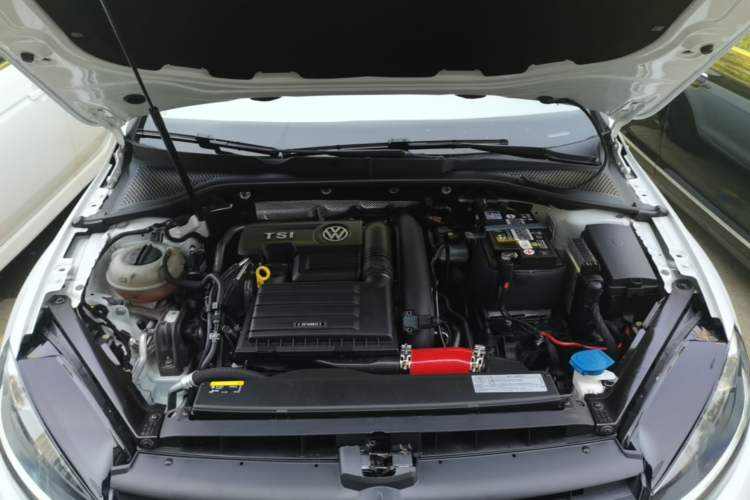 Used Volkswagen Golf 2018 230TSI Automatic Luxury Version Engine Bay