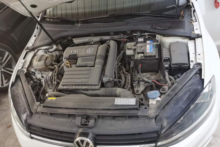 Used Volkswagen Golf 2018 230TSI Automatic Luxury Version Engine Bay