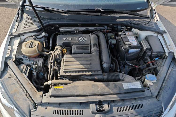 Used Volkswagen Golf 2018 230TSI Automatic Comfort Model Engine Bay