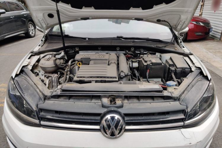 Used Volkswagen Golf 2018 230TSI Automatic Luxury Version Engine Bay