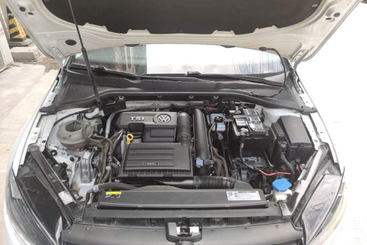 Used Volkswagen Golf 2018 230TSI Automatic Luxury Version Engine Bay