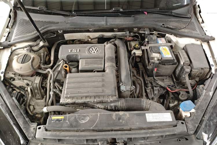 Used Volkswagen Golf 2018 230TSI Automatic Comfort Model Engine Bay