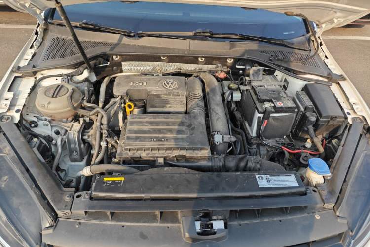 Used Volkswagen Golf 2018 230TSI Automatic Comfort Model Engine Bay