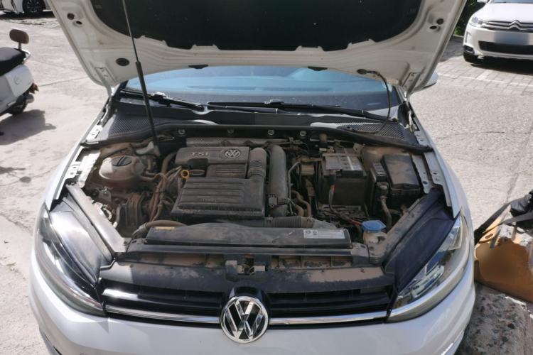 Used Volkswagen Golf 2018 230TSI Automatic Comfort Model Engine Bay