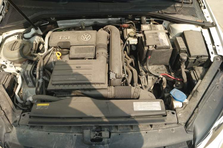 Used Volkswagen Golf 2018 230TSI Automatic Comfort Model Engine Bay