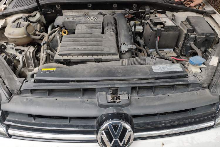 Used Volkswagen Golf 2018 230TSI Automatic Luxury Version Engine Bay