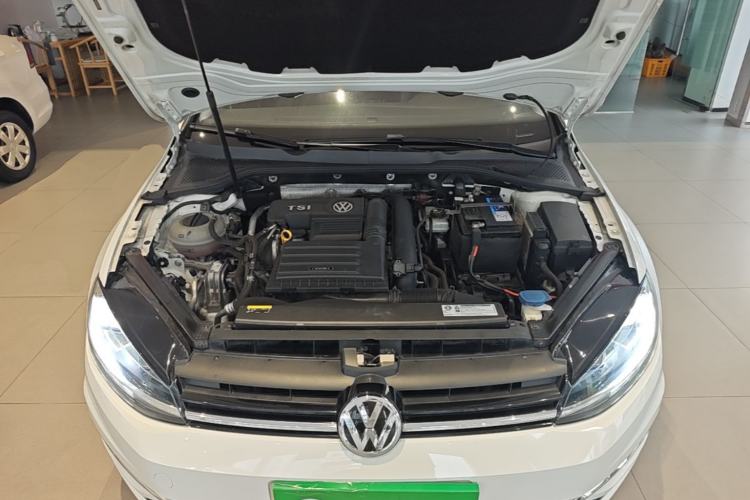 Used Volkswagen Golf 2018 230TSI Automatic Luxury Version Engine Bay