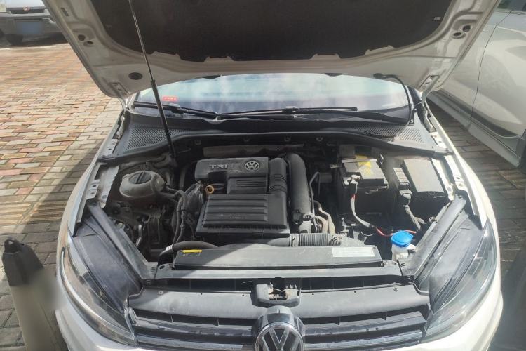 Used Volkswagen Golf 2018 230TSI Automatic Luxury Version Engine Bay