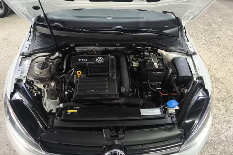 Used Volkswagen Golf 2018 230TSI Automatic Luxury Version Engine Bay