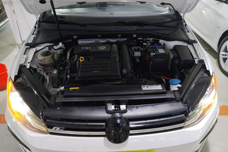 Used Volkswagen Golf 2018 280TSI Automatic R-Line Model Engine Bay