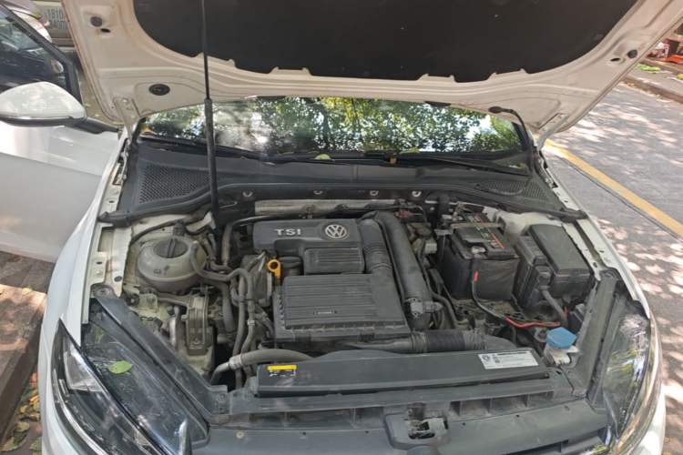 Used Volkswagen Golf 2018 230TSI Automatic Comfort Model Engine Bay