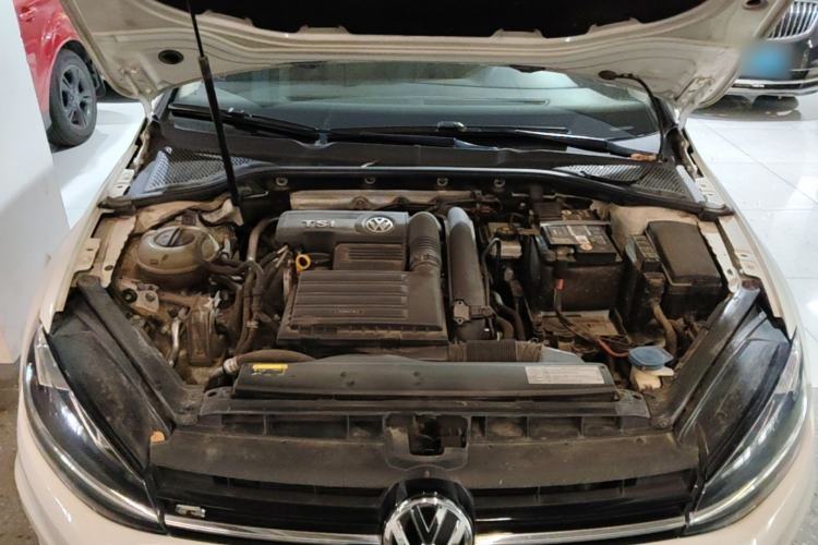 Used Volkswagen Golf 2018 230TSI Automatic Comfort Model Engine Bay
