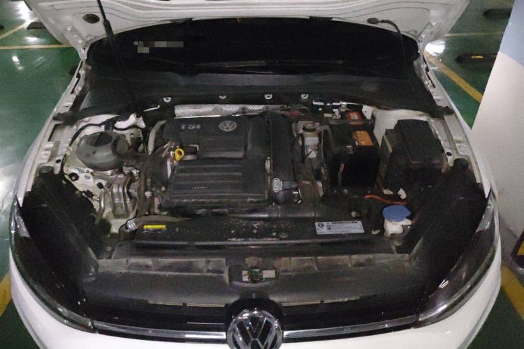 Used Volkswagen Golf 2018 230TSI Automatic Comfort Model Engine Bay
