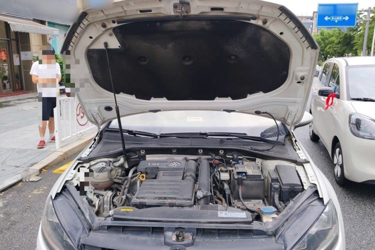 Used Volkswagen Golf 2018 230TSI Automatic Luxury Version Engine Bay
