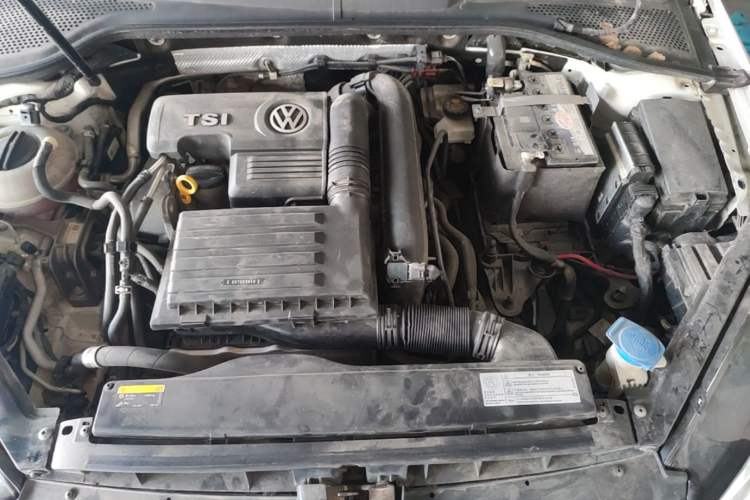 Used Volkswagen Golf 2018 230TSI Automatic Comfort Model Engine Bay