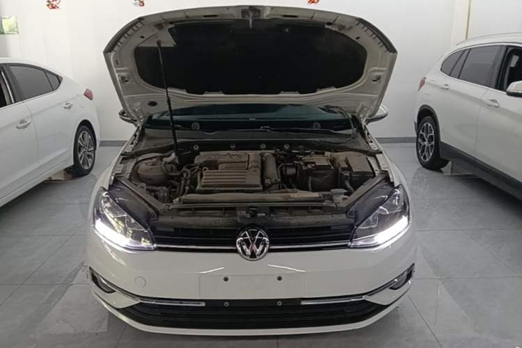 Used Volkswagen Golf 2018 230TSI Automatic Comfort Model Engine Bay