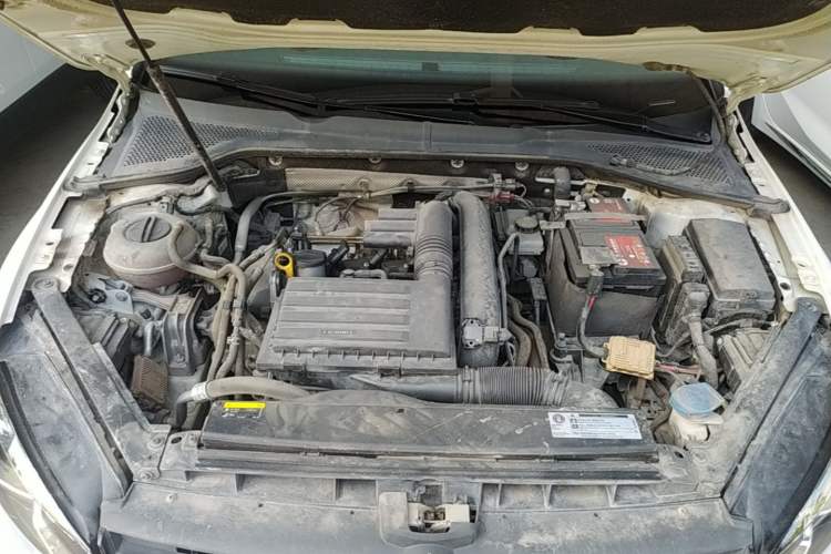 Used Volkswagen Golf 2018 230TSI Automatic Comfort Model Engine Bay