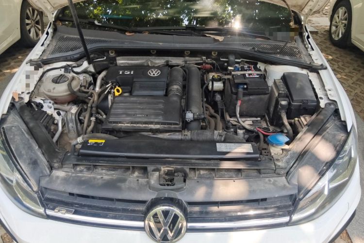 Used Volkswagen Golf 2018 280TSI Automatic R-Line Model Engine Bay