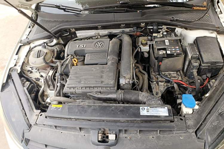 Used Volkswagen Golf 2018 230TSI Automatic Comfort Model Engine Bay