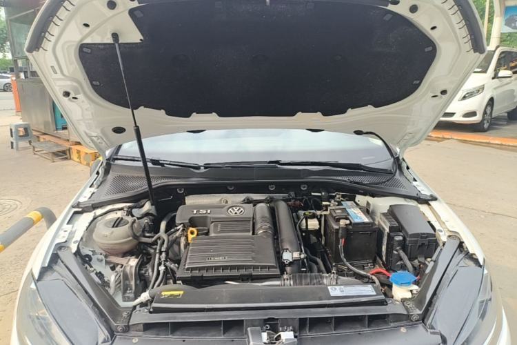 Used Volkswagen Golf 2018 230TSI Automatic Comfort Model Engine Bay
