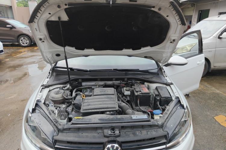 Used Volkswagen Golf 2018 1.6L Automatic Fashion Model Engine Bay