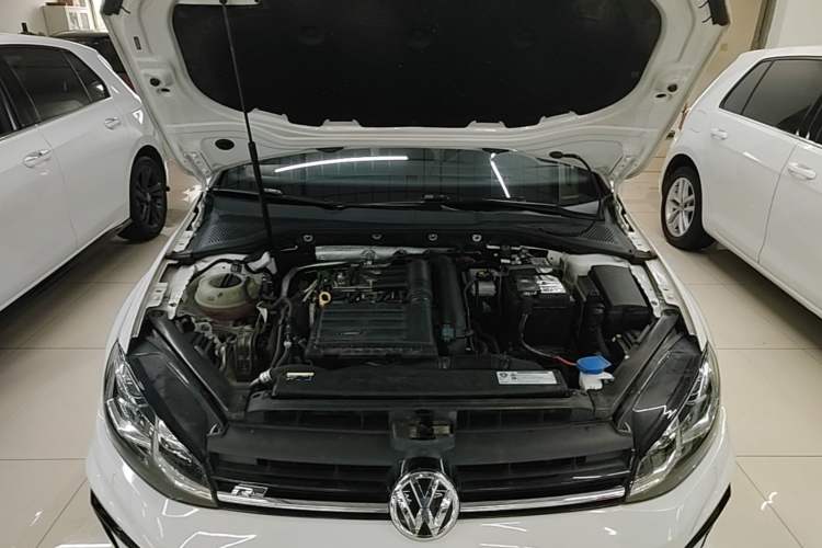 Used Volkswagen Golf 2018 280TSI Automatic R-Line Model Engine Bay