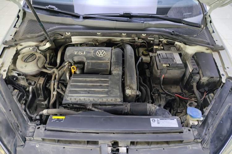Used Volkswagen Golf 2018 230TSI Automatic Comfort Model Engine Bay